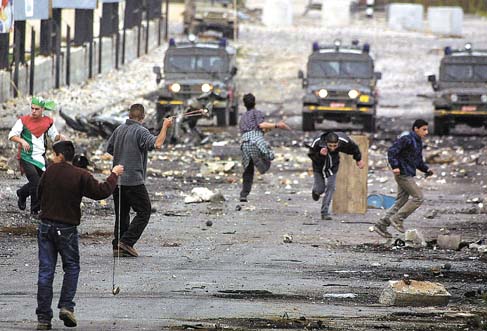 الفلسطينيون يحيون الذكرى الـ 31 لانتفاضة الحجارة